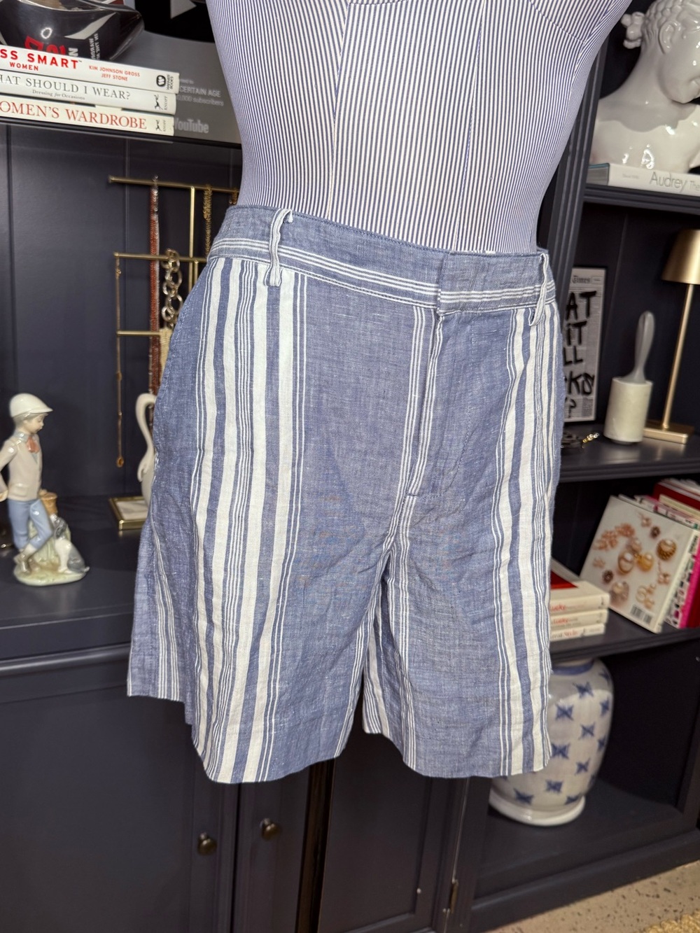 Lauren Ralph Lauren Striped Linen Shorts – Blue & White – Size 8 - Picture 3 of 10